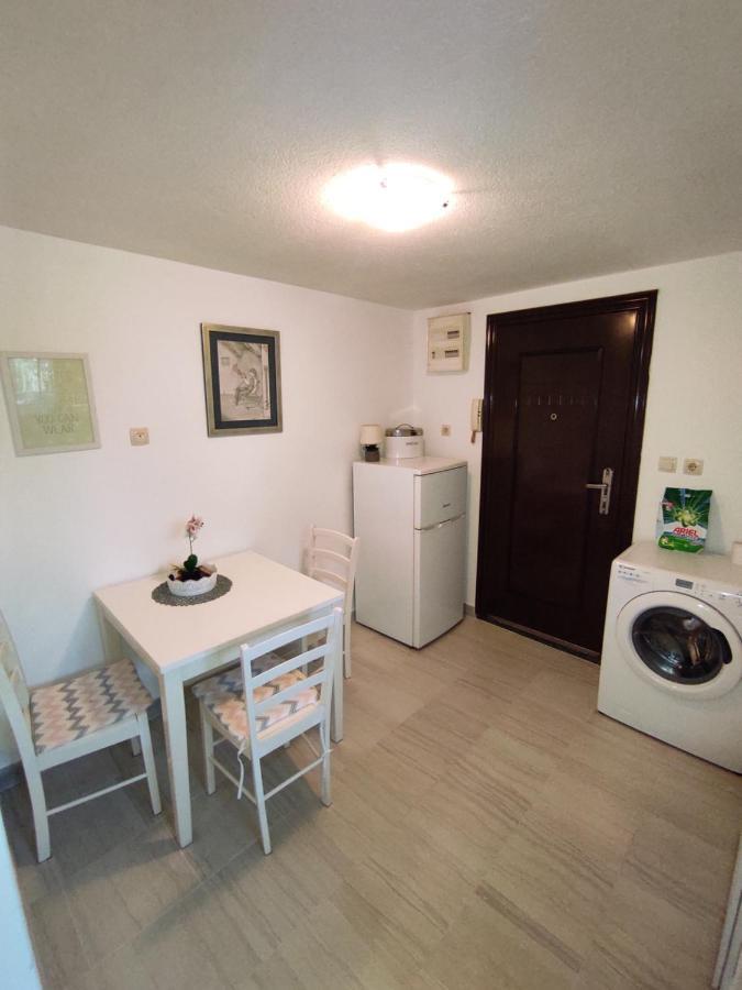 Bellus Apartment-Completely Renovated Split Exterior photo